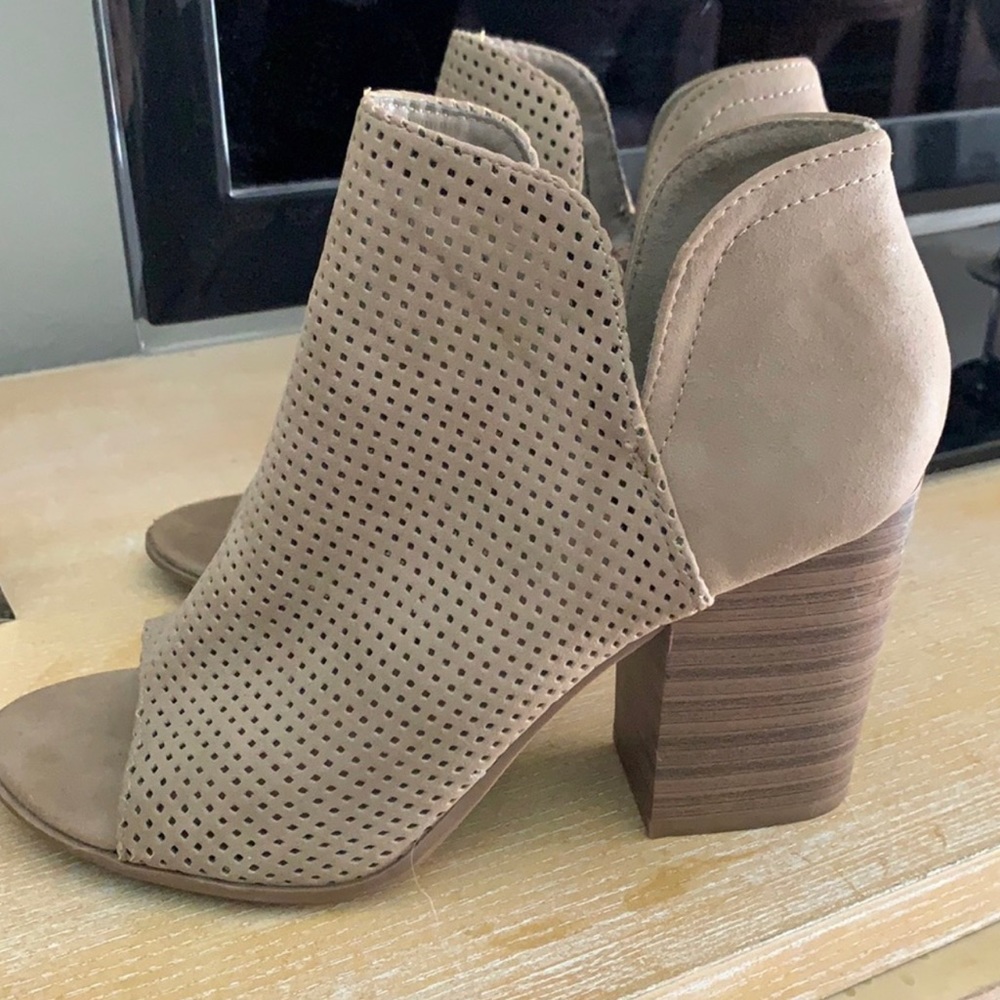 Soda open toe booties size 7.5. Great condition, very comfortable!